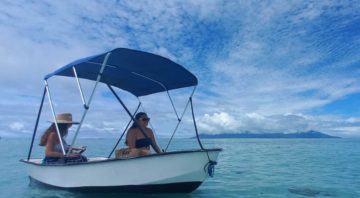 Location de bateau sans Permis à Puna'auia sur le lagon de Tahiti, idéal pour les promenades et la pêche entre amis et en famille