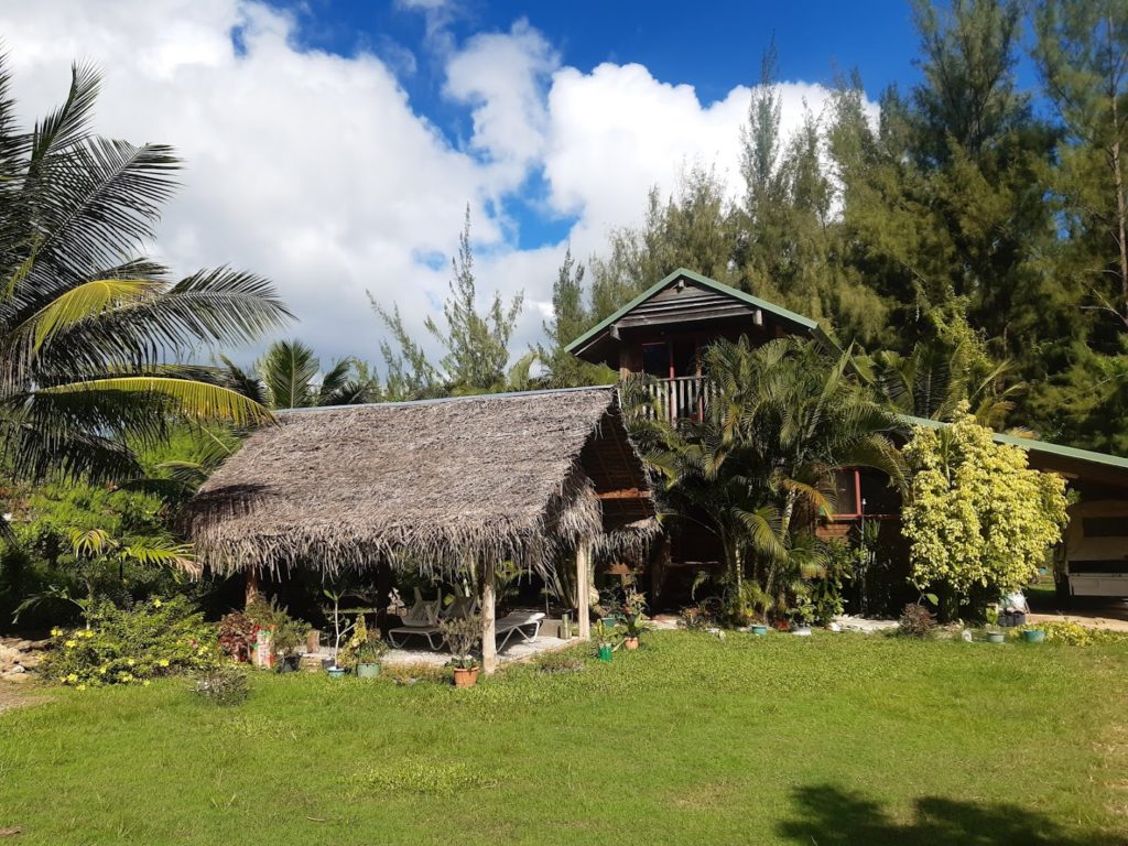 B & Bee Meri Island – Huahine