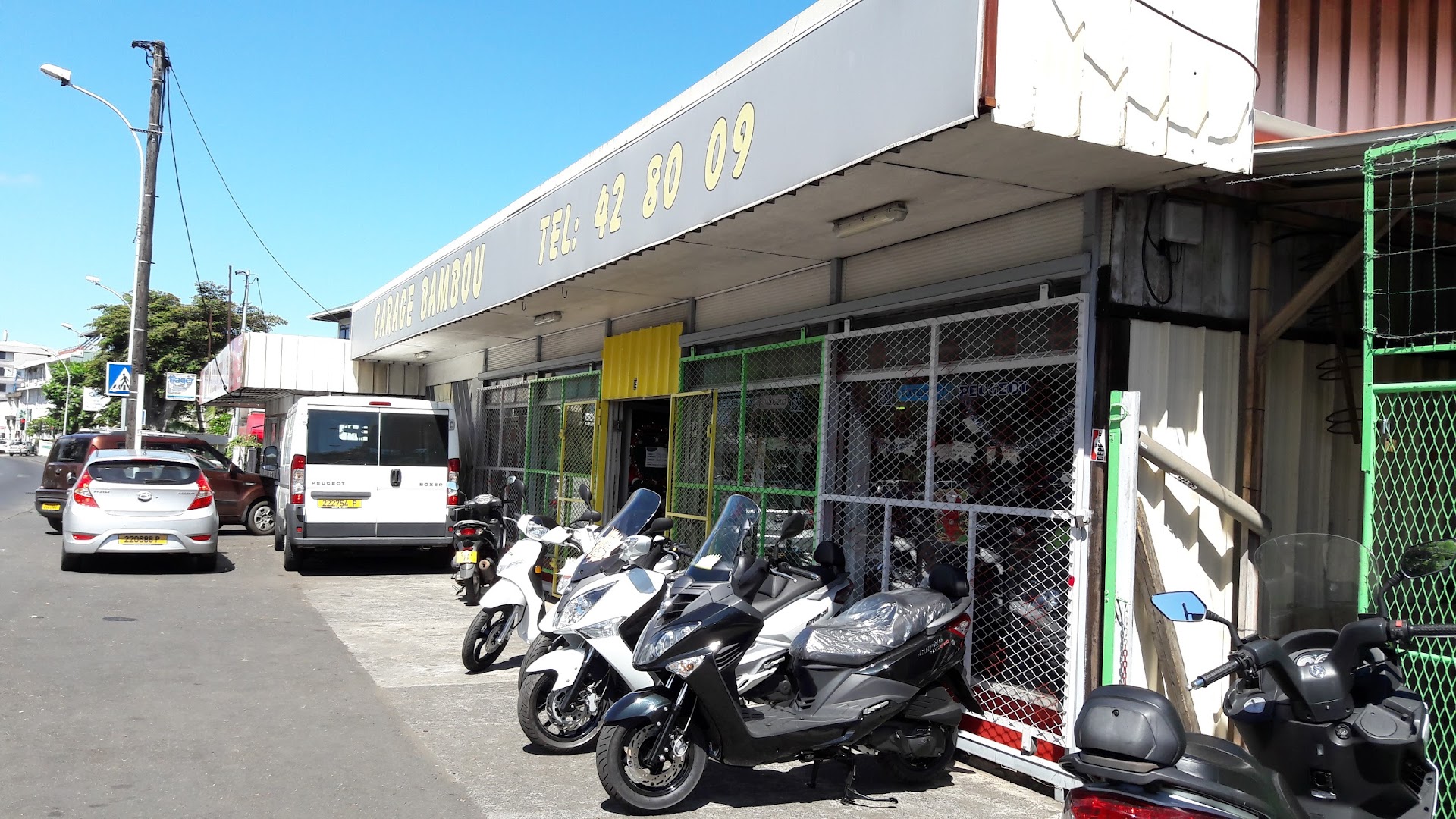 Garage Bambou Concessionnaire de scooters   FC7R+QQW