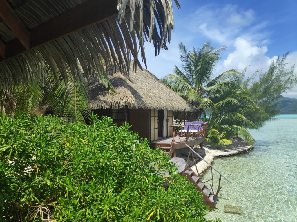 La Pirogue Api – Private island – Taha’a