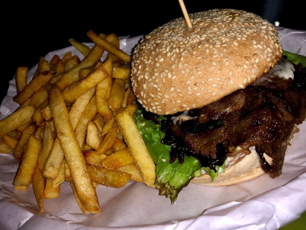 Nini’s BURGERS