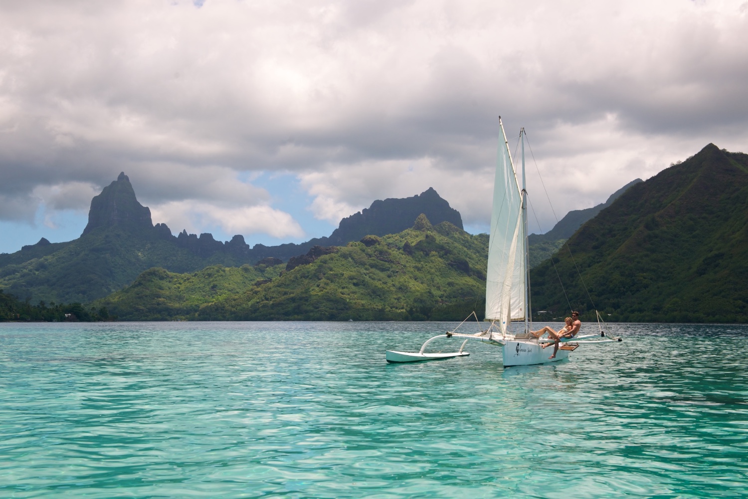 Polynesian Spirit Agence d'excursions en bateau   InterContinental Resort And Spa