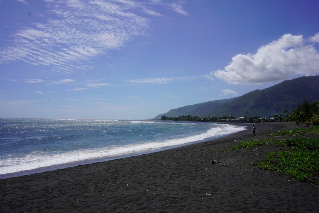 Taharuu Beach