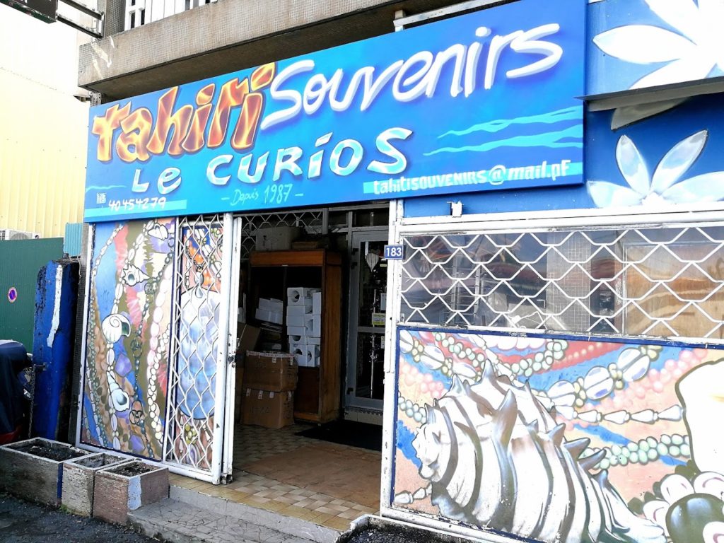 Tahiti Souvenirs “Le Curios”