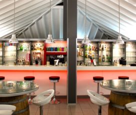 white restaurant tahiti